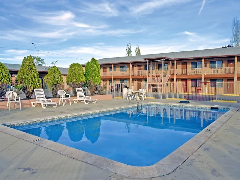 Magnuson Hotel Adobe Holbrook-1