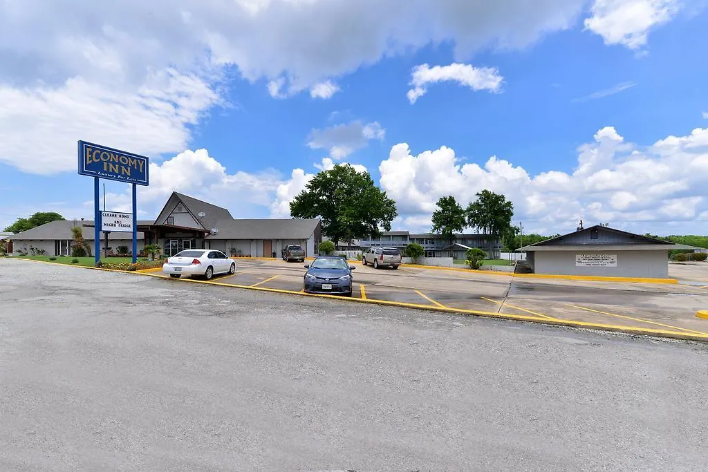 Economy Inn Ardmore-1