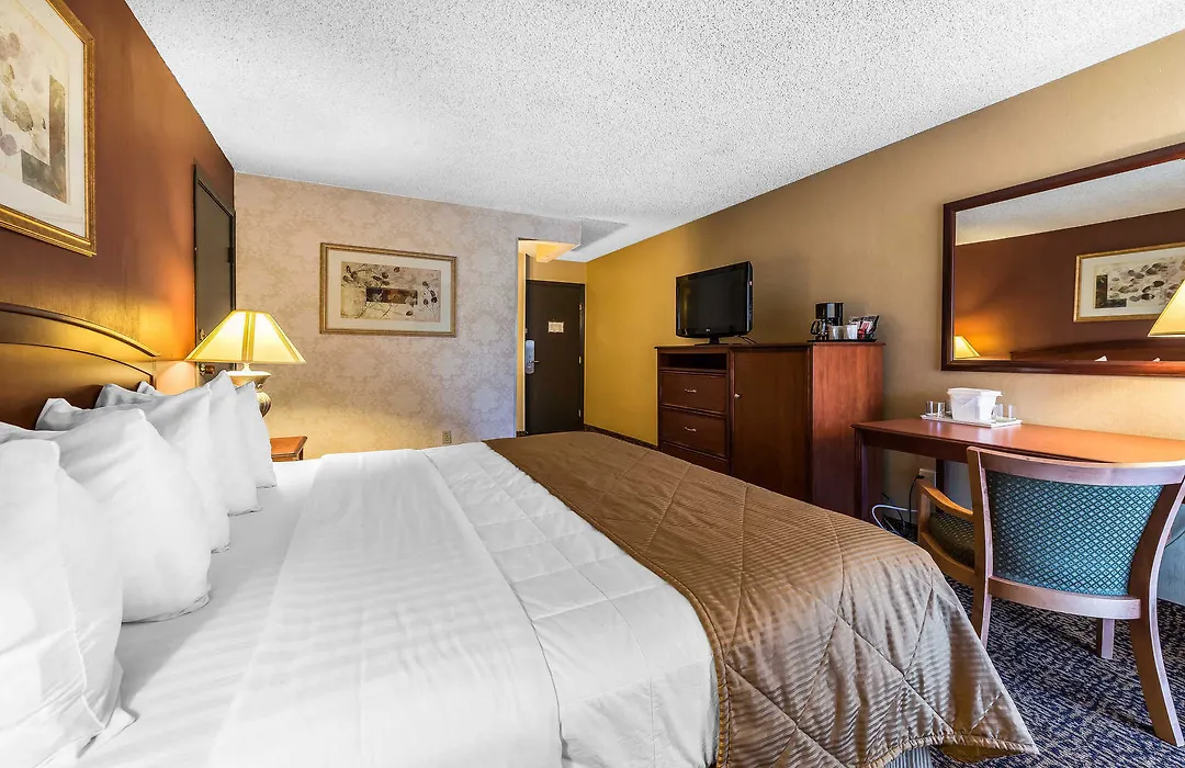 Clarion Hotel & Conference Center Colorado Springs-1