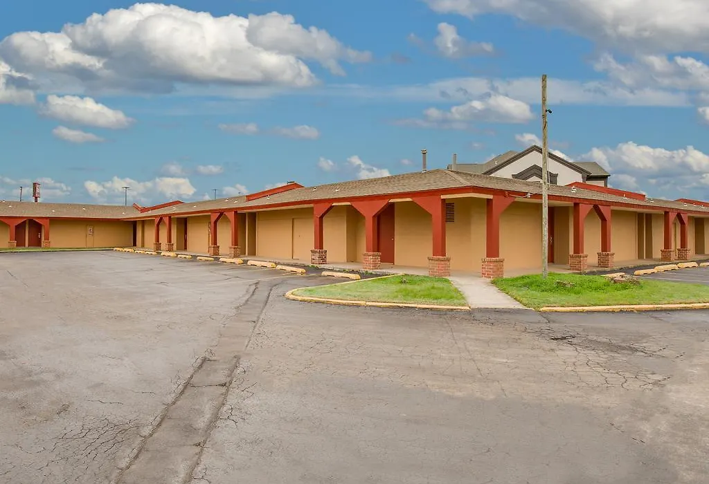 Travelers Inn Midwest City-1