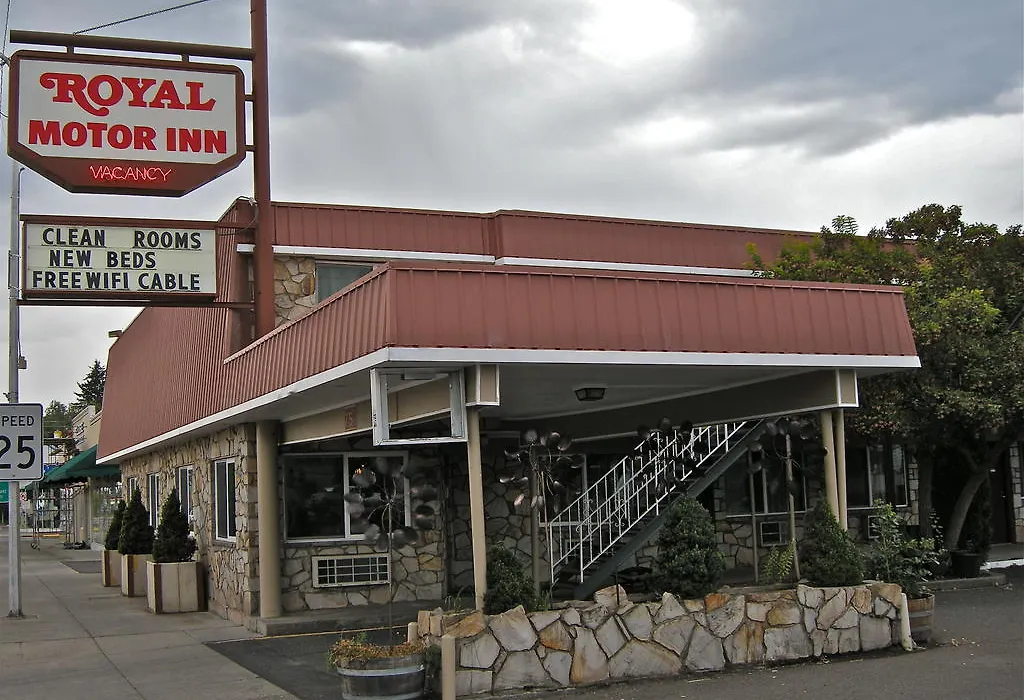 Royal Motor Inn-1