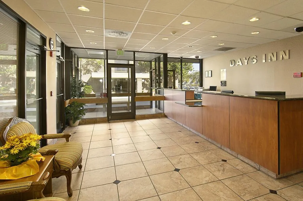 Days Hotel By Wyndham Oakland Airport-Coliseum-1
