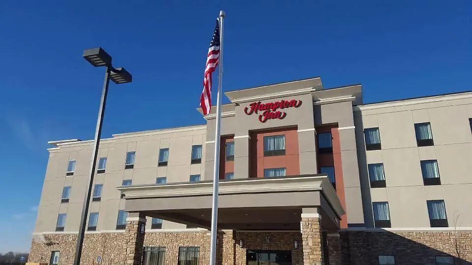 Hampton Inn Pratt-1