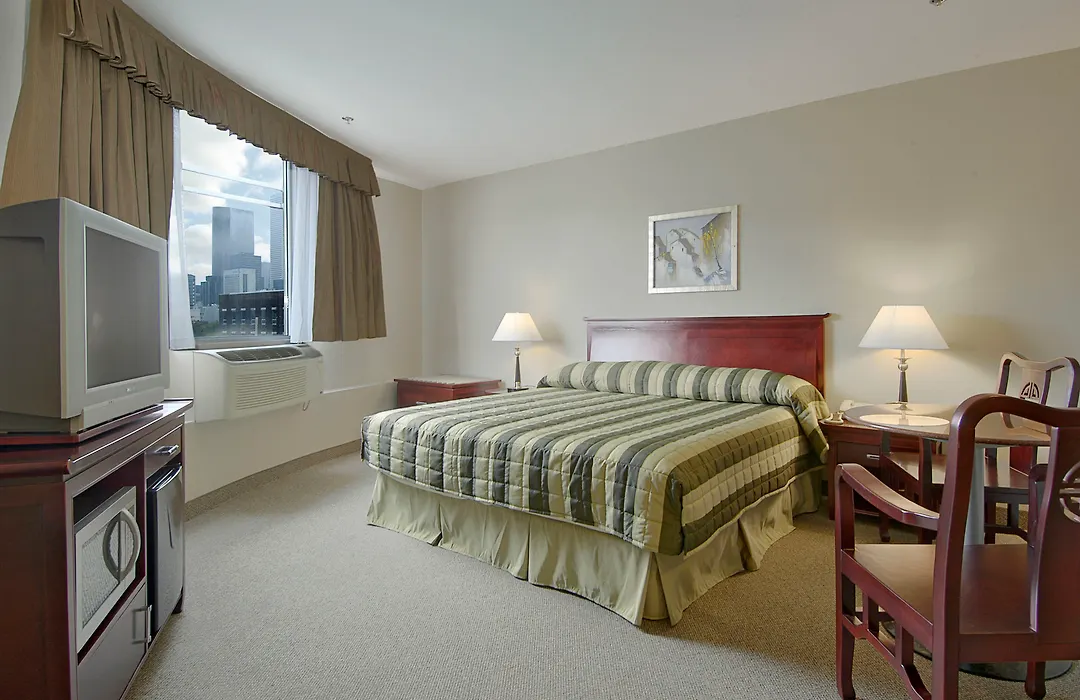 Super 8 By Wyndham Downtown Toronto-1