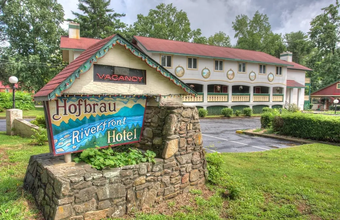 Hofbrau Riverfront Hotel-1