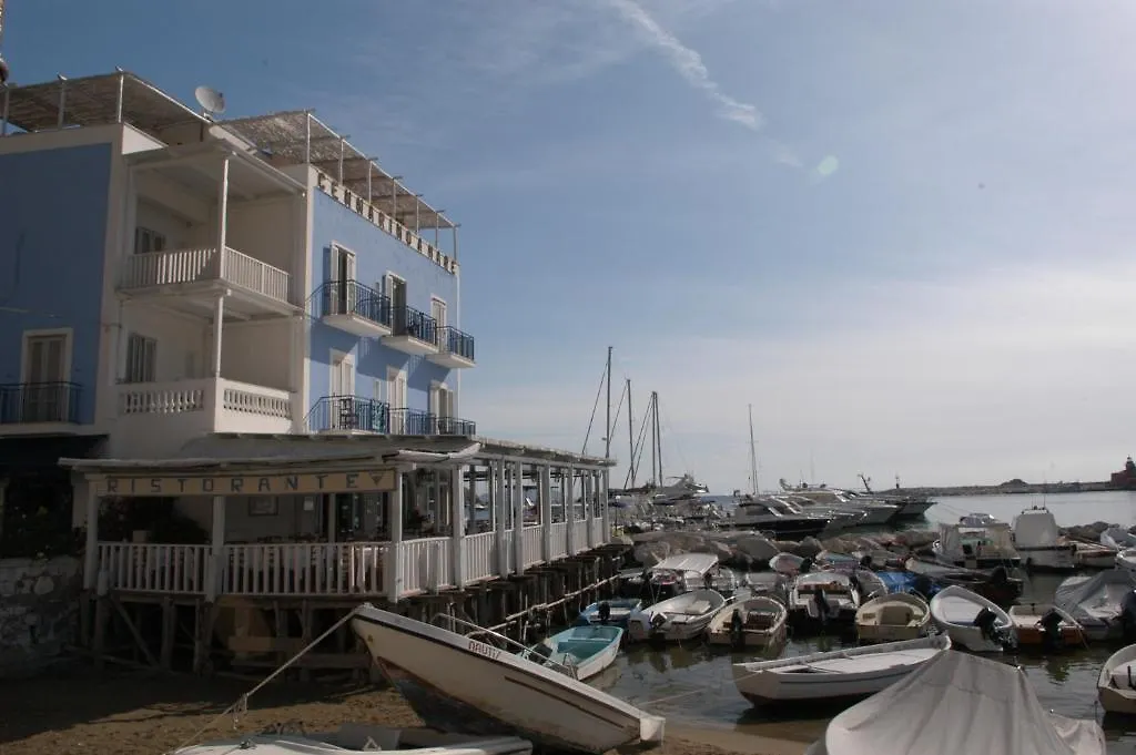 Hotel Gennarino A Mare-1