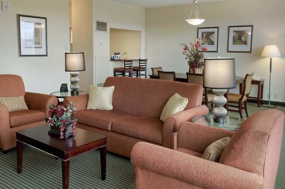 Travelodge By Wyndham Lafayette-1