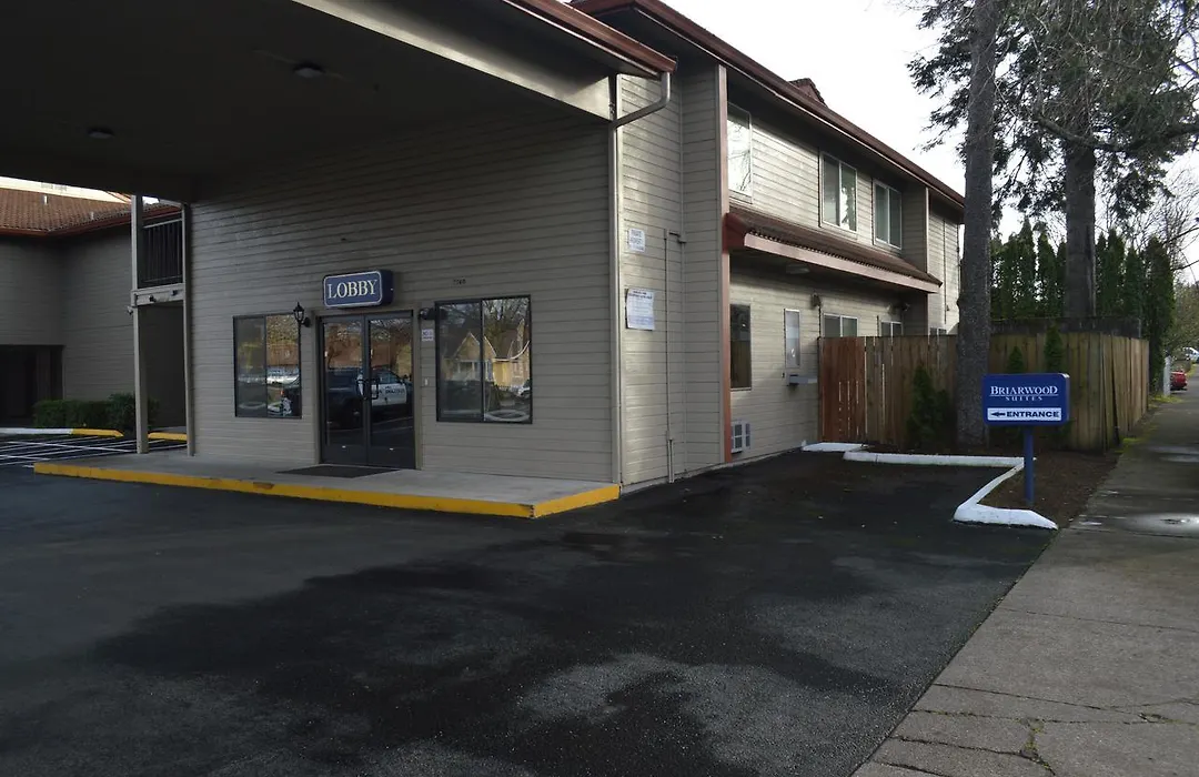 Briarwood Suites-1