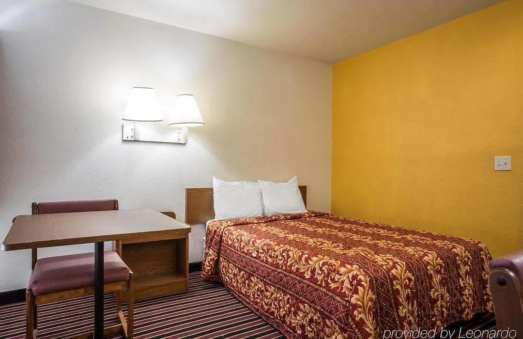 Rodeway Inn Charlotte-1
