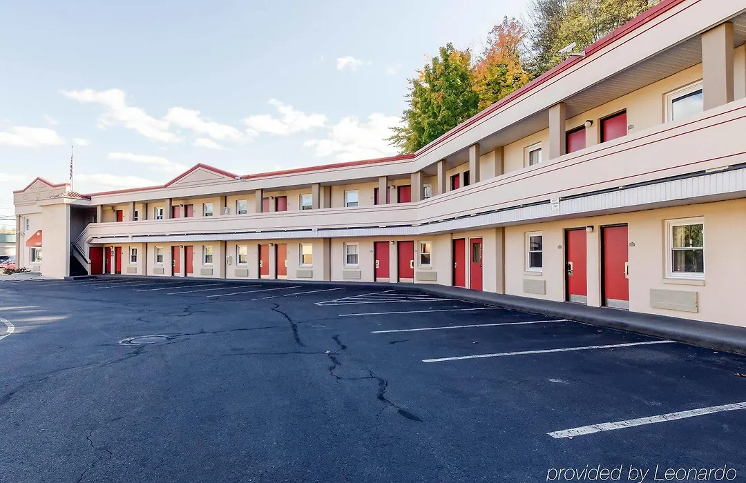 Econo Lodge West Springfield-1