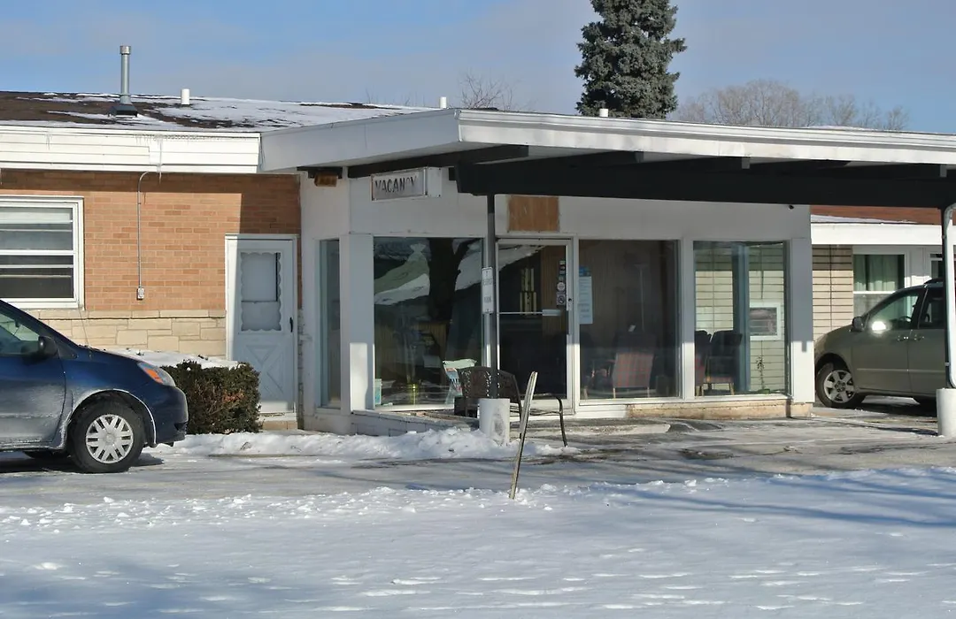 Budget Inn-1