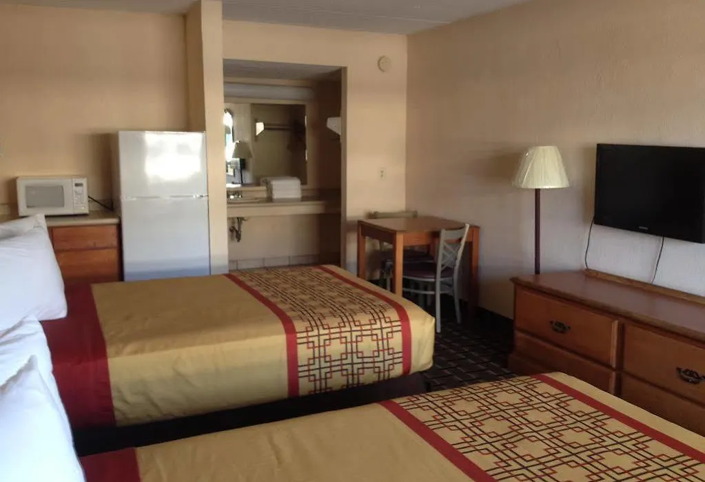 Happy Holiday Motel-1