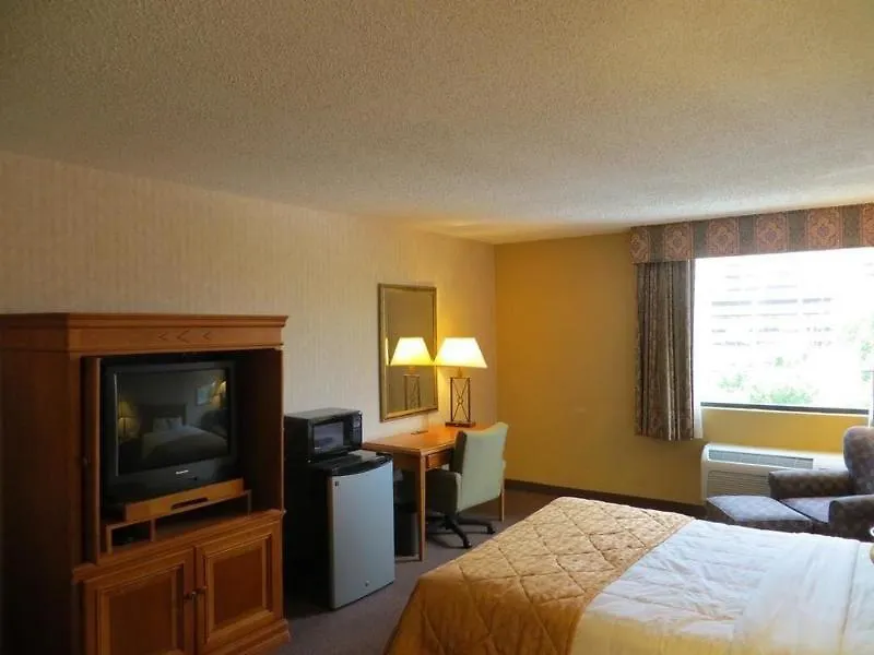 Clarion Hotel Park Central-1