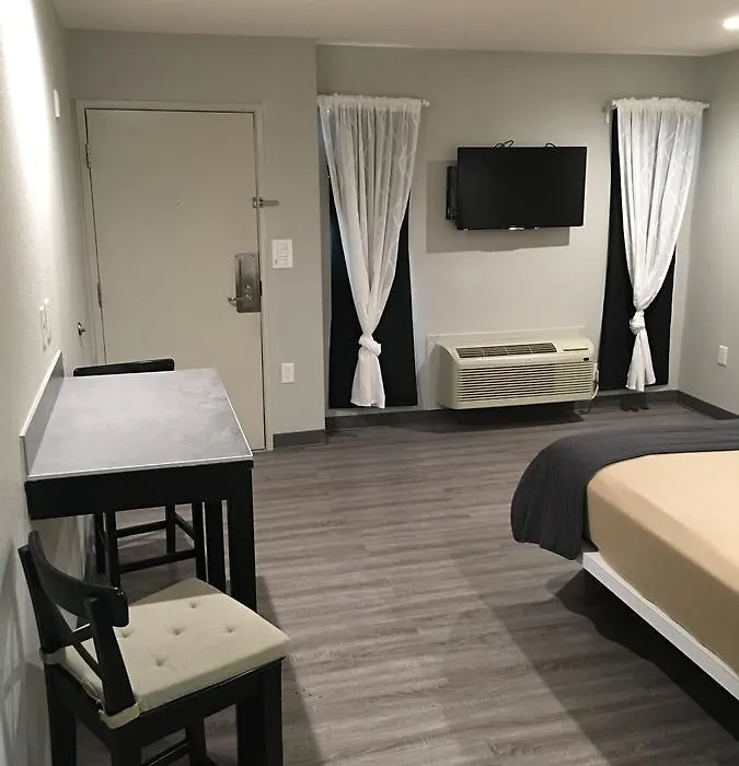 Crystal Inn-1