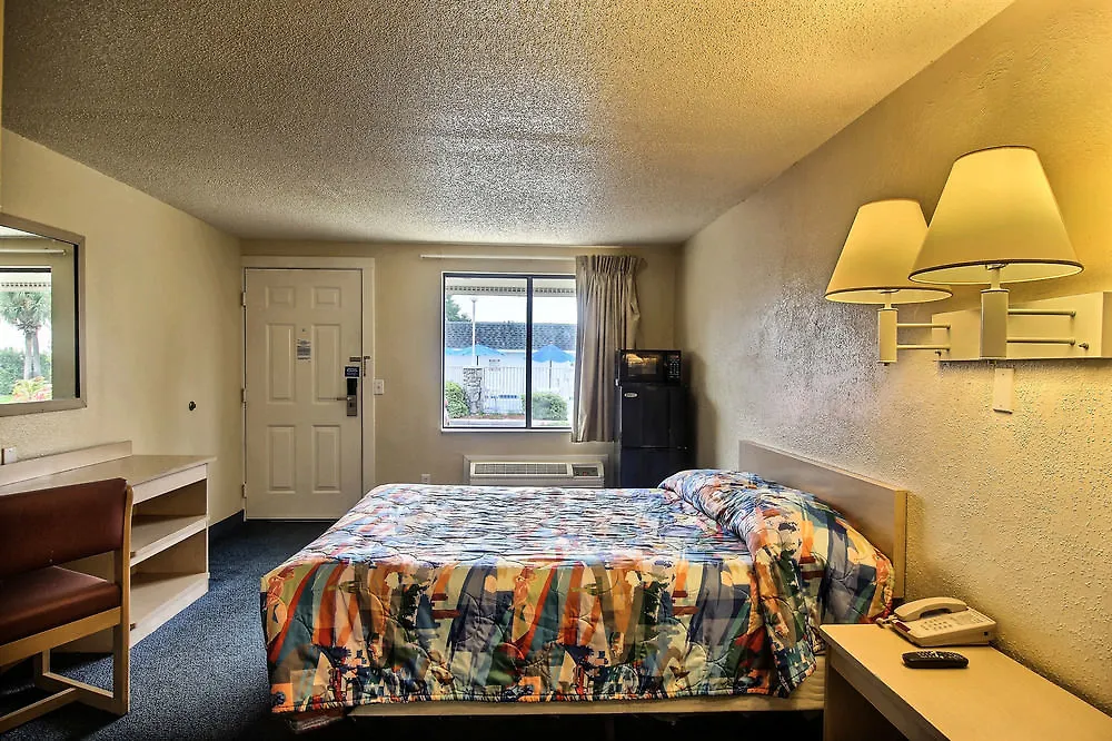 Motel 6 Palm Bay-1