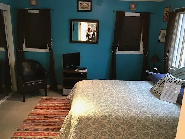 Elaine'S Hollywood Bed & Breakfast-1
