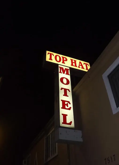 Top Hat Motel-1