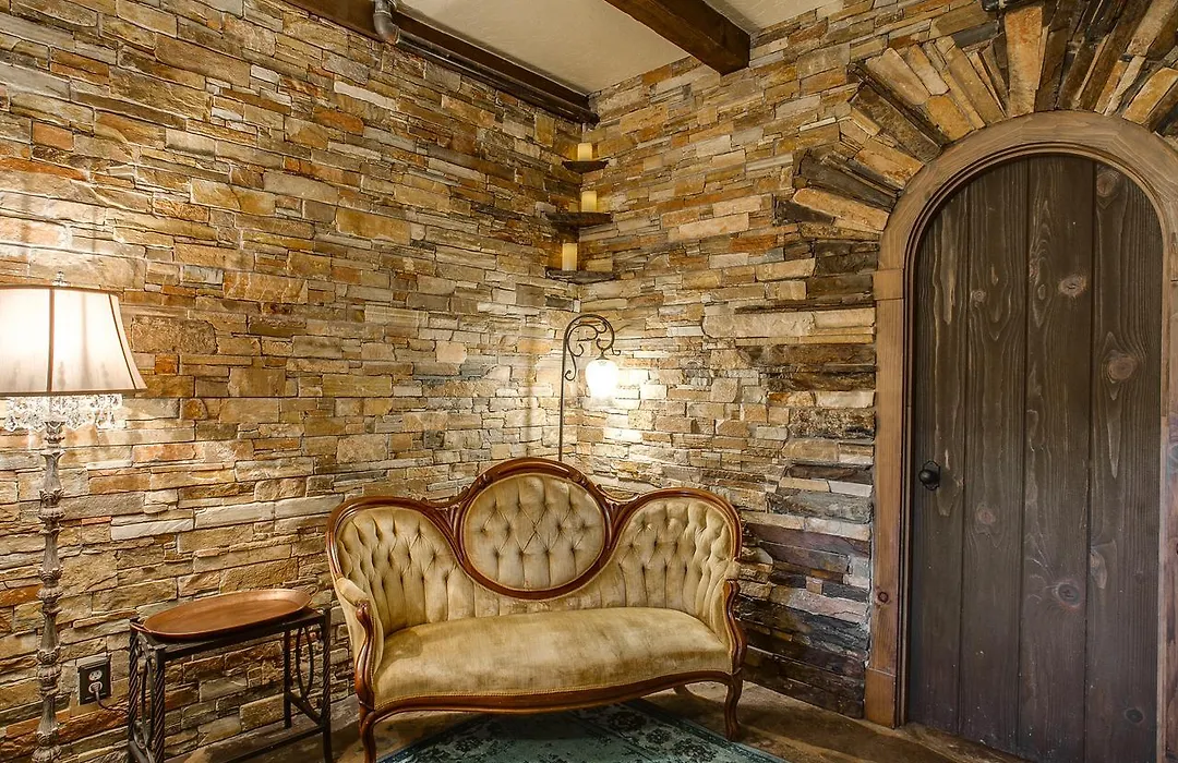Storybook Riverside Inn-1