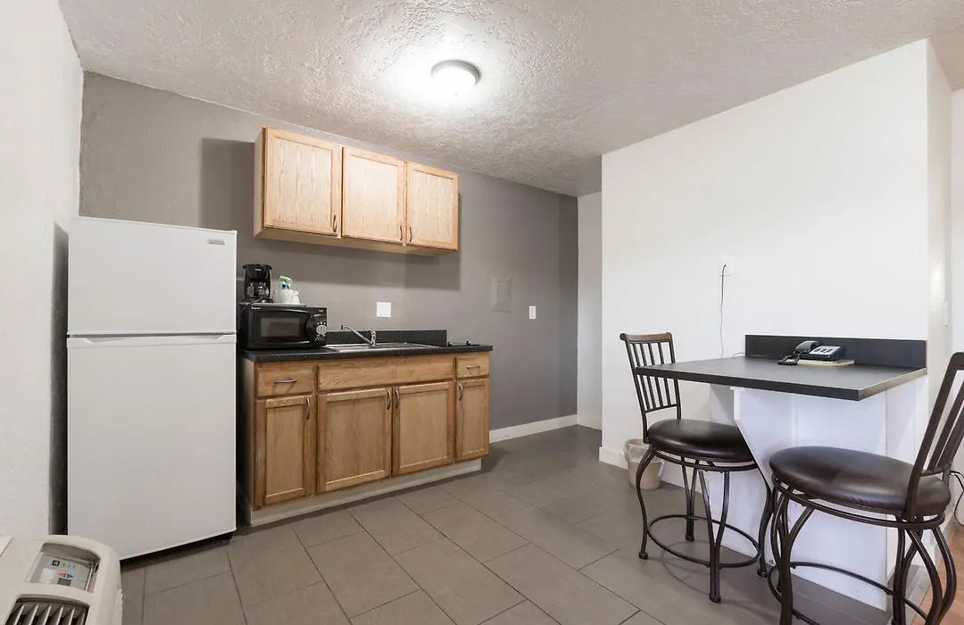Little Suites Provo Extended Stay-1