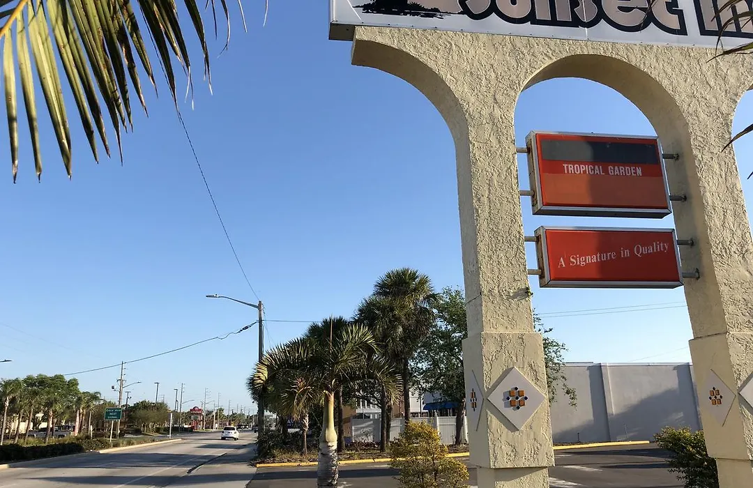 Sunset Inn- Fort Pierce, Fl-1