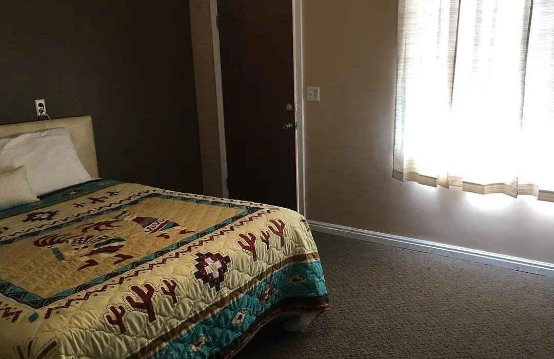 Sun -N- Sand Motel-1