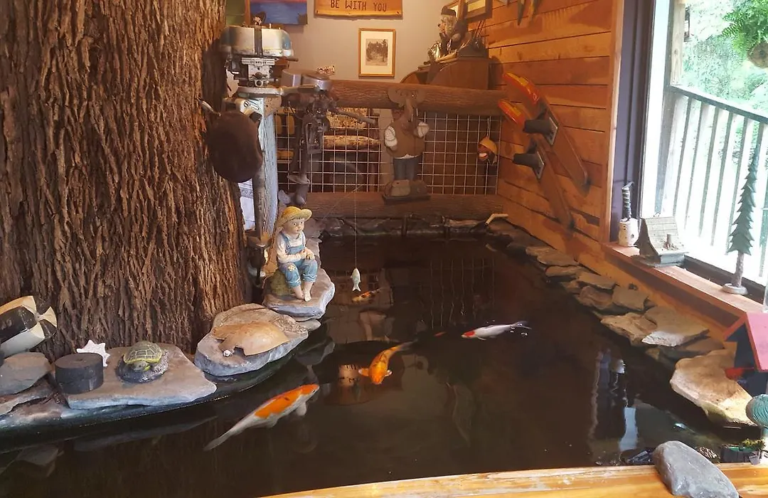 Whisperin' Pines Chalet-1