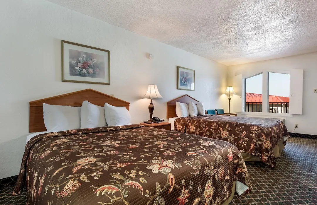 Americas Best Value Inn Paris-1
