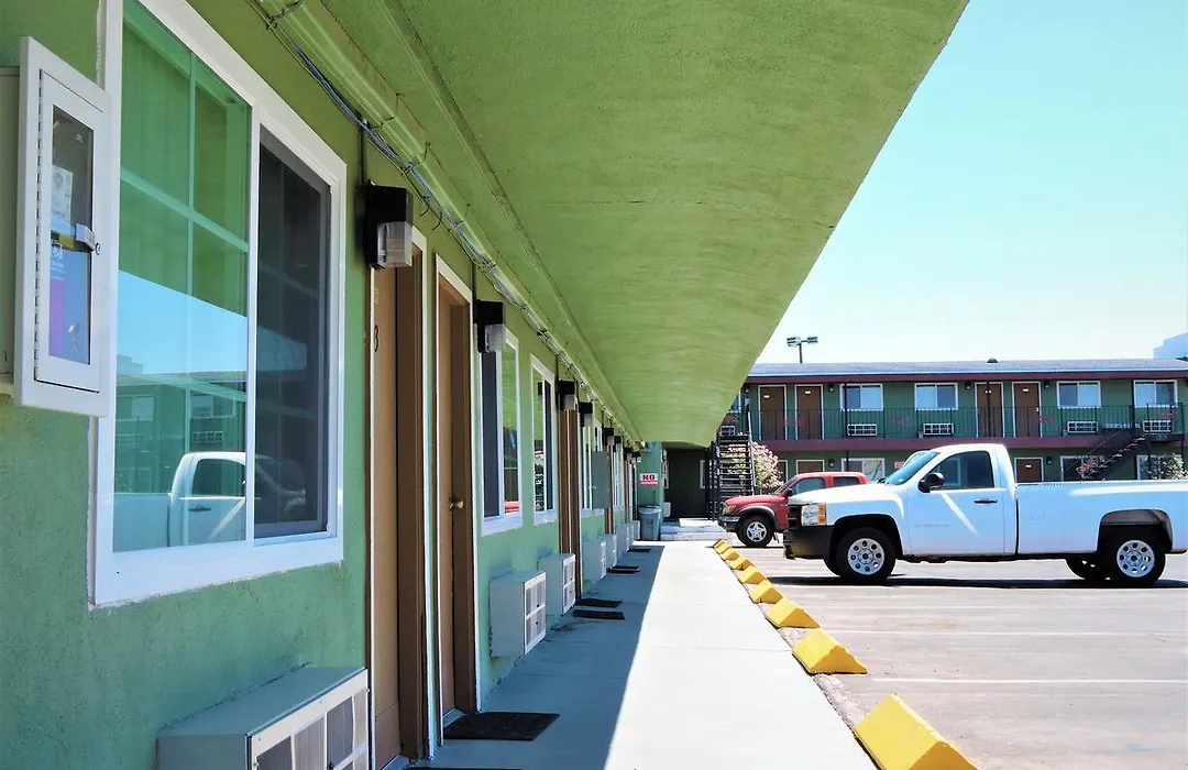 American Inn-1