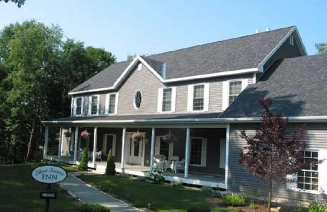Silver Service Inn-1