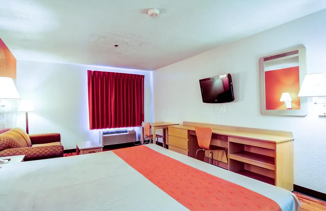 Motel 6-Columbia, Mo - East-1
