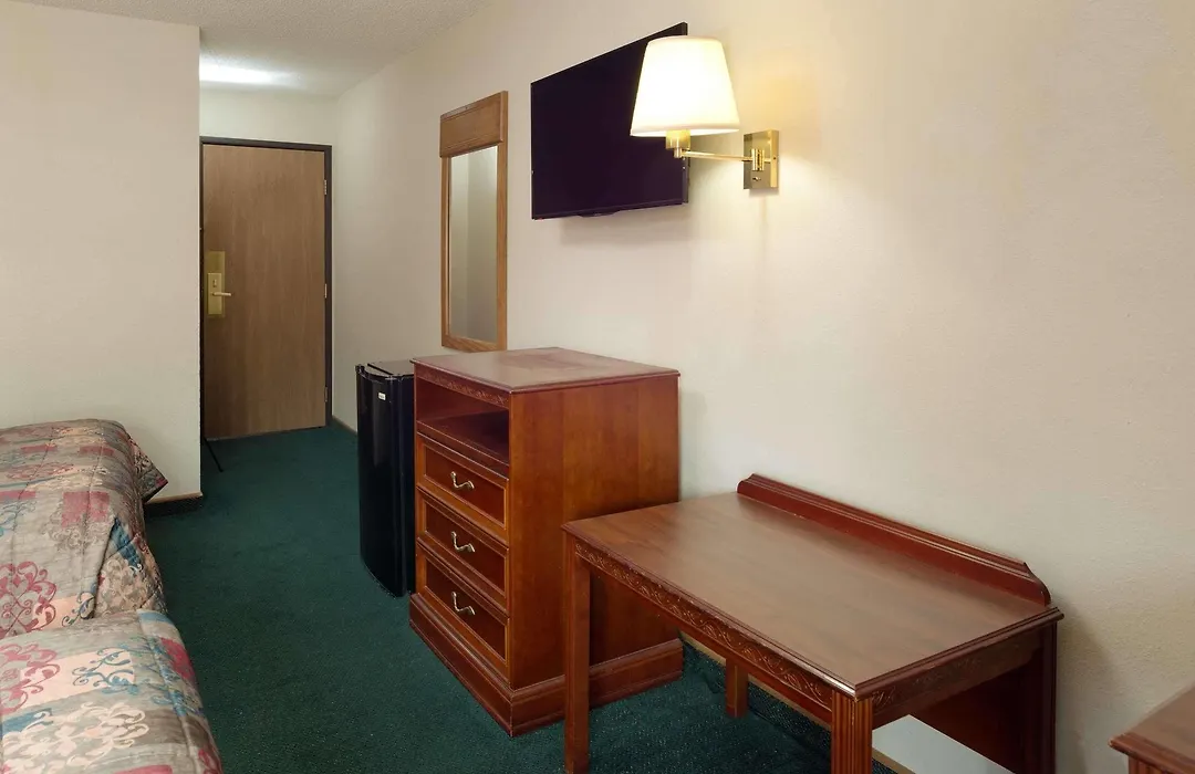 Days Inn By Wyndham Lincoln South-1