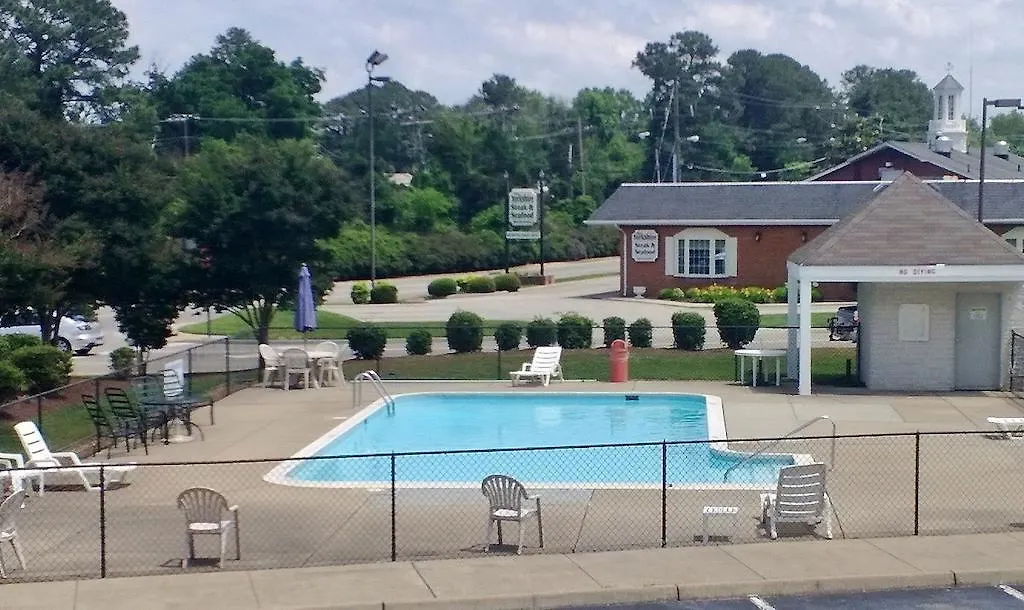 Quarterpath Inn & Suites-1
