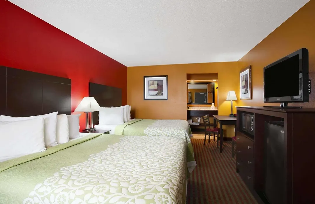 Days Inn By Wyndham Liberty/Ne Kansas City-1
