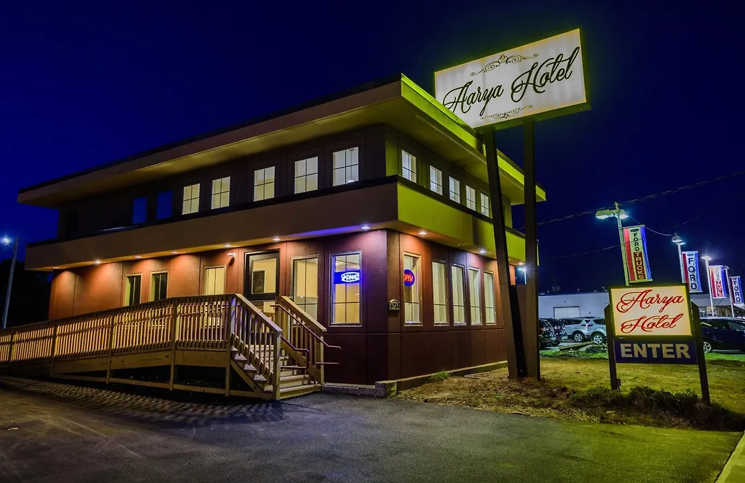 Aarya Hotel By Niagara Fashion Outlets-1