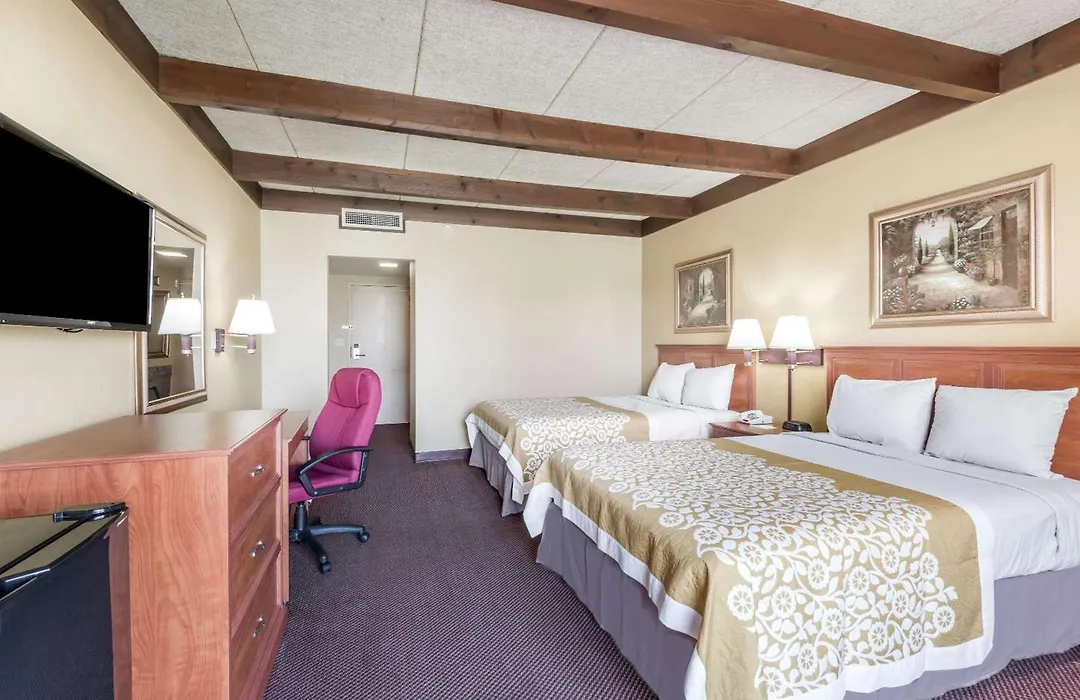 Days Inn By Wyndham Niles-1