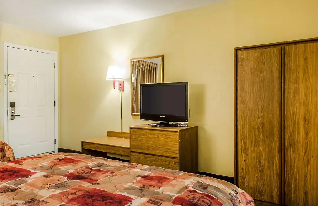 Relax Inn-1