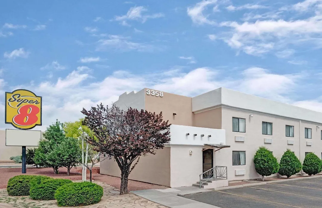 Super 8 By Wyndham Santa Fe-1