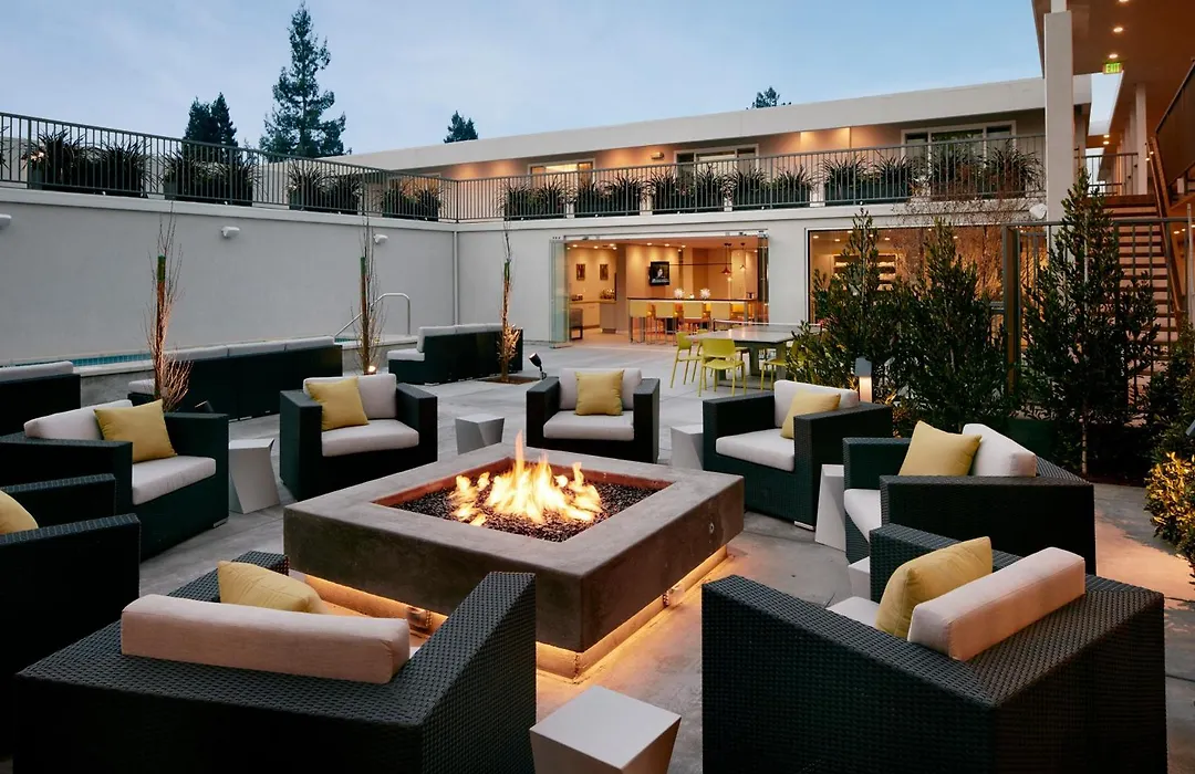 Hotel Lucent-1