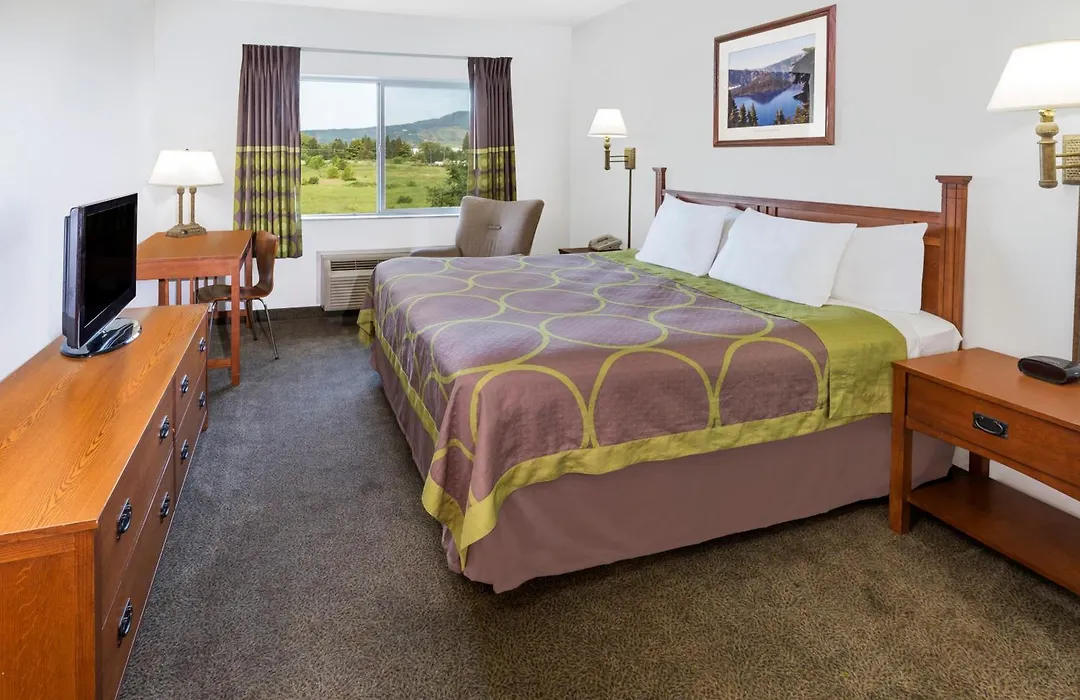 Super 8 By Wyndham Central Pt Medford-1