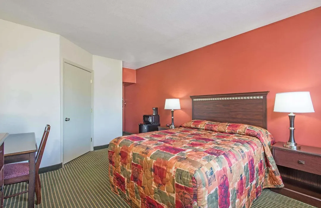 Budget Inn/ Natick-1