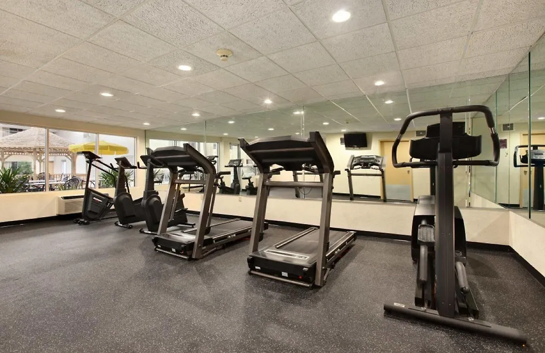 Ramada Plaza By Wyndham Louisville Hotel Confere-1