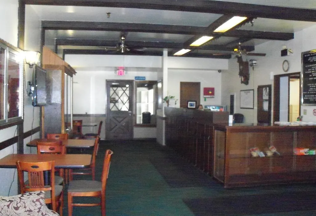 Budget Inn And Suites - Des Moines-1