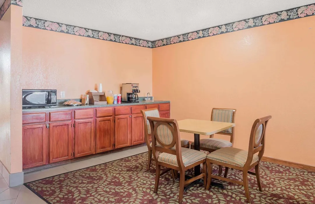 Knights Inn Ferguson Mo-1