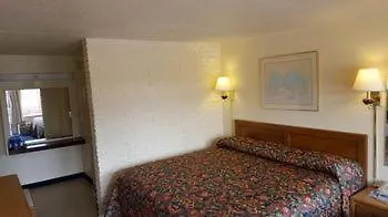 Red Carpet Inn - Blacksburg-1