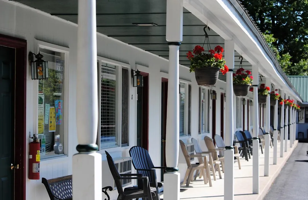 Rock Ledge Motel-1