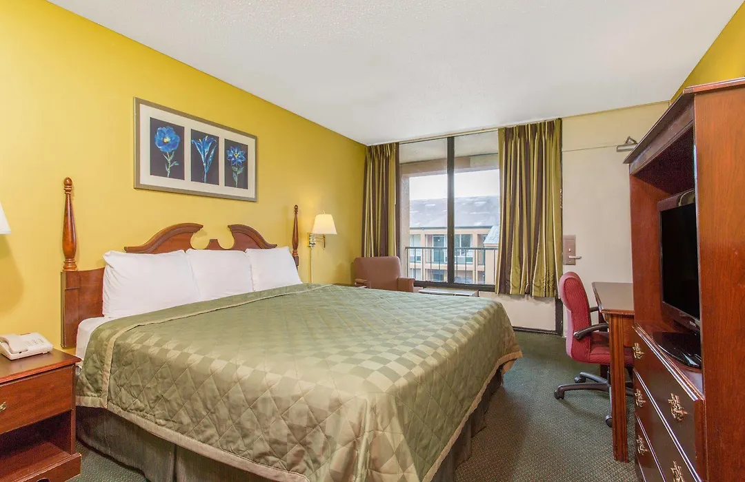 Knights Inn Roanoke-1