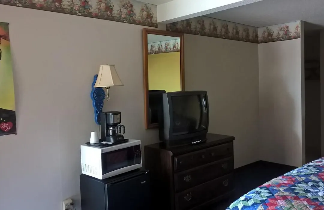 Dogwood Motel-1