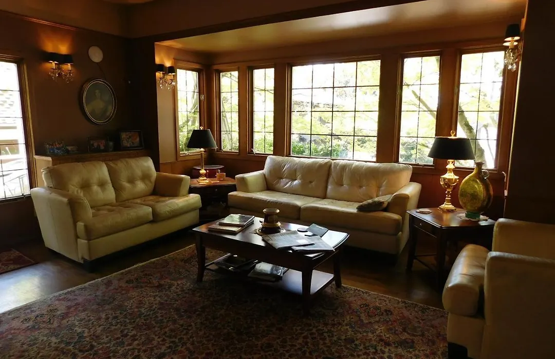 Bacon Mansion Bed And Breakfast-1