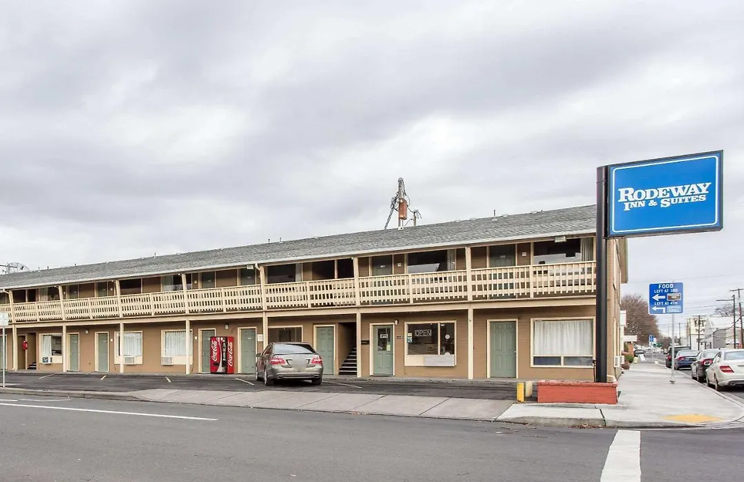 Rodeway Inn & Suites Pendleton-1