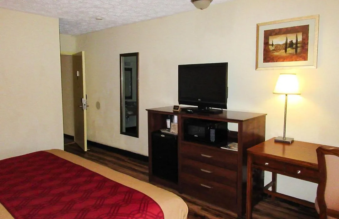 Econo Lodge Colonial-1